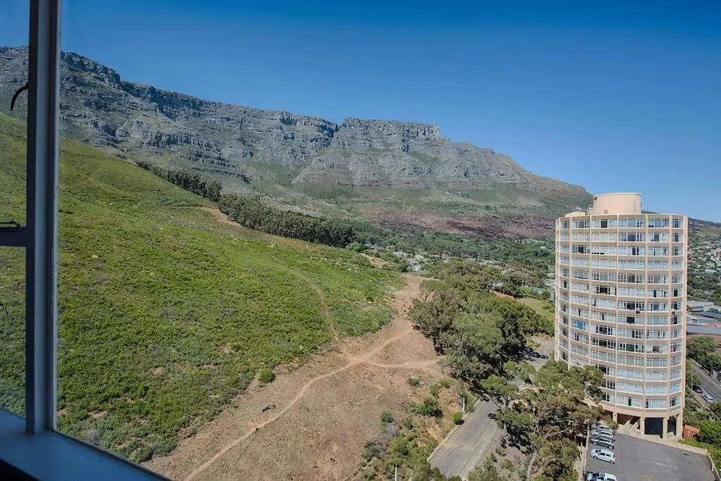 Gem On The Foothills Of Table Mountain!! Apartment Cape Town